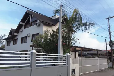 Image de Apartment with two suites, two blocks from the sea and three from the lagoon.