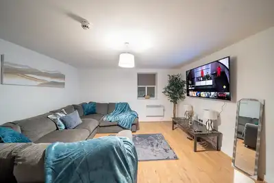 Image de Confort-Appartement-Salle de bain privée séparée-Vue sur Rue-Free Private Par. . .