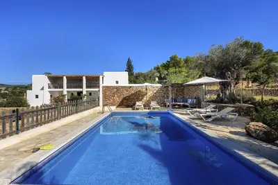 Image de New! Villa Na Ribes - Quatre Chambres Villa, Couchages 8