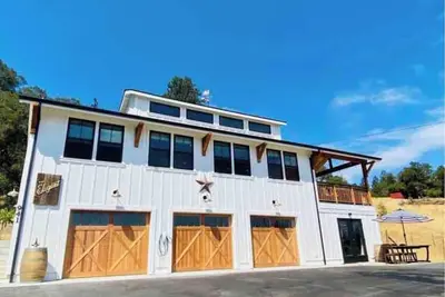 Image de ❤The Elegant: A Chic Healdsburg Winery Cottage! Hot Tub, Views! ! ❤