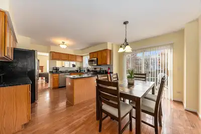 Naperville Rental - Skylane Dr