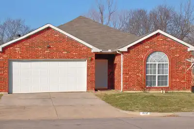 Image de A fully furnished home within walking distance of downtown Mansfield