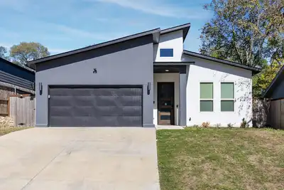 Welcome 2 Dallas - 4 Miles to Downtown - Updated!