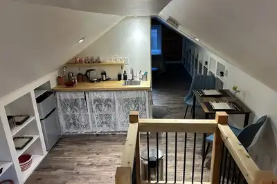 Image de Welcome to Troll Haven! 10 min walk from downtown, cozy space with kitchenette.