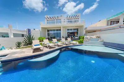 7 Br Oceanfront Villa w/Private Pool