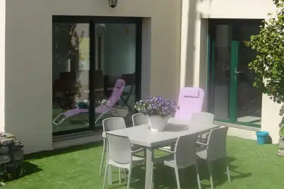 Image de Maison 'Gite Paradis Des Oiseaux Du Jardin' avec piscine privée, terrasse privée et jardin privé