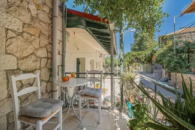 Image de Studio 'Kerkis Mountain View' avec vue sur la montagne, Wi-Fi et climatisation
