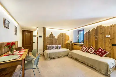 Image de Appartement 'Il Nido Di Letizia' avec vue sur montagne, jardin privé et balcon