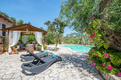 Image de Georgina House, Paxos: Your Luxury Retreat Awaits.