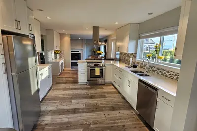 Image de Quaint island farming community. A world removed from the hustle and bustle.