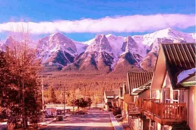 Image de Quiet End unit Mountain view Banff Gate 2-Sty Townhouse (2bd\/2ba\/7ppl)