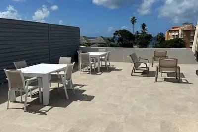 Image de Beautiful Barbados - Two Bedroom Condo steps from the beach