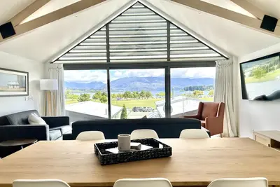 Image de Apartment Lake Front Wanaka Only 1 block to town & 2min walk to lakefront. \n\n