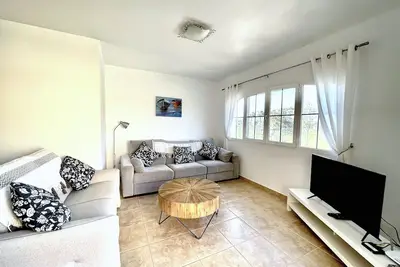 Image de 2 bedroom apartment with sun terrace and amazing views near golf course & beach