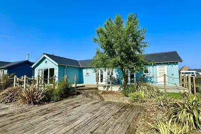 Image de Stunning Beach House - Sleeping 6 in 3 Bedrooms - Pool and Beach Access Included.