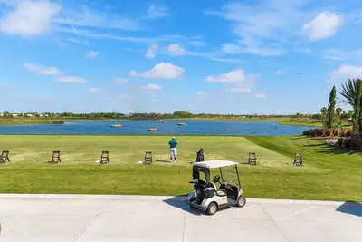 Image de Incredible, spacious and luxurious resort style living with golf privileges.