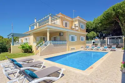 Image de Villa Caly - Cinq Chambres Villa, Couchages 10