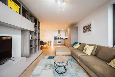 Image de 3 Bed 2 Bath with Stunning Views from the 8th Fl - Pass the Keys