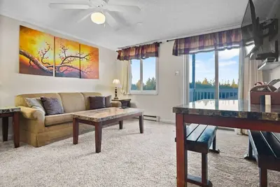 Image de Ml365 Slope Side Getaway in Snowshoe Sleeps 6 WiFi