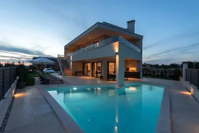 Image de Modern and luxurious villa with pool, jacuzzi and fantastic panoramic sea views