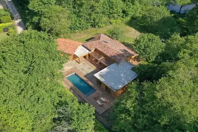 Image de Magnifique maison dans le cadre unique de la réserve naturelle de l'étang noir