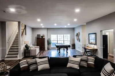 Image de Mid-Century Modern gem in the heart of the country, close to Lake Lanier.