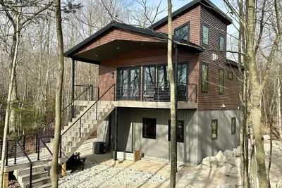 Image de Romantic Waterfront on Lake Michigan - conveniently located to explore the Up