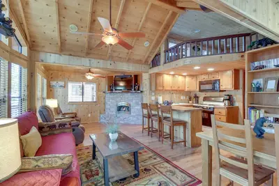 Image de Cozy Cabin in the pines with Bbq & fireplace.