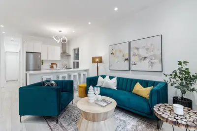 Image de Cozy Renovated 2 Bed 2 Bath Min to Beach, Shops & Restaurants Pet Friendly!