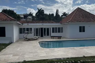 Bay Bliss Retreat home in Ironshore, Montego Bay, less than 10 mins to airport.