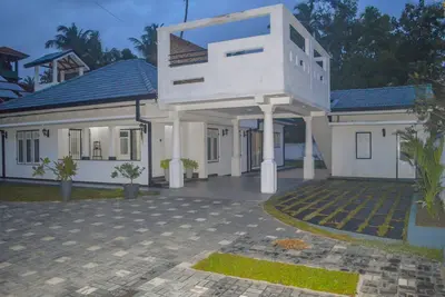 Image de Cosy villa with style, luxury and great comfort Close to beach and amenities \n\n
