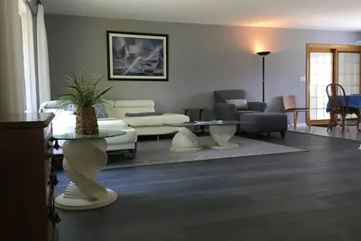 Image de House-tel in Chicago-burb: 3 bedrooms and 2 full baths