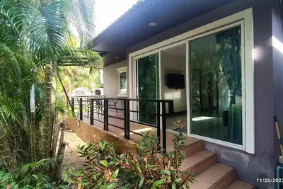 Image de Villa au pied de la forêt dans 1 grand jardin a 5mn de la plage