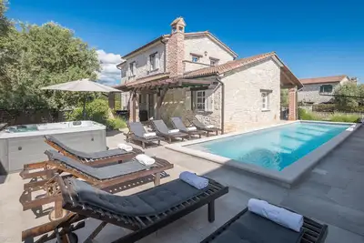 Image de Superbe maison à Visnjan