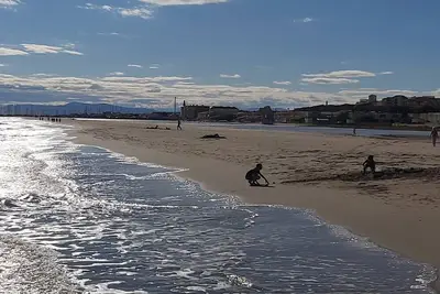 Image de Appartement Cosy Front De Mer Idealement Situe Balcon Climatisation Parking