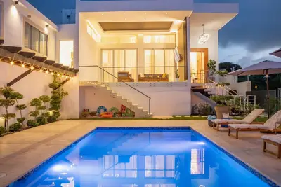 Image de Villa luxueuse toute neuve avec 5 chambres et 5 salles de bains à Sosua!