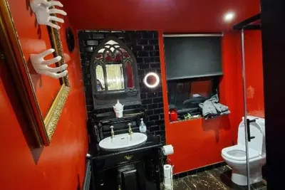 Image de Wednesday's Family Rooms