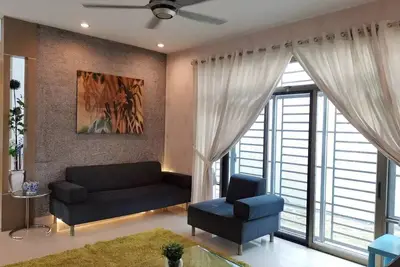 Comfy Corner House Mount Austin\n\n