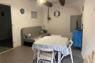 Image de Joli T2 ambiance nautique à Marseillan ville! Commerces et commodités à pied