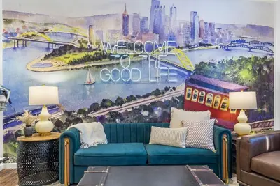 Image de New Gorgeous 4bd near universities Hot tub + Games