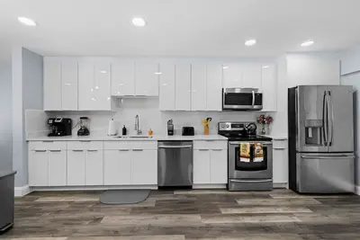 Image de 4 bedroom, 2 1/2 bath. Close to Palm Beach Polo & Country Club.