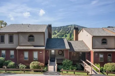 Image de Timber Creek Getaway w/ Fireplace, Sauna&Mtn Views!