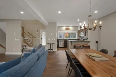 Image de Newly Renovated Lodge at Mt. Snow w/Fireplace