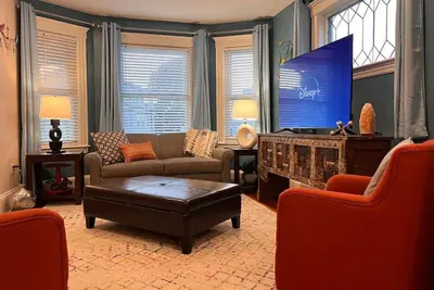 Image de Peaceful Charm  - Humble Luxury minutes from Boston, Beach & Casino