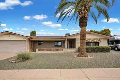 Image de 2 Bedroom home in Sun filled Mesa Az. 55+ Community, with many amenities close