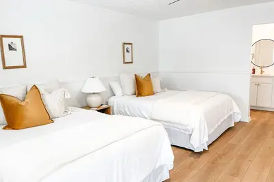 Image de The Goldie Room - #21