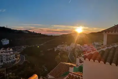 Image de New, Ideal for couples! Views to mountains and sea, Jacuzzi, private Terraces.