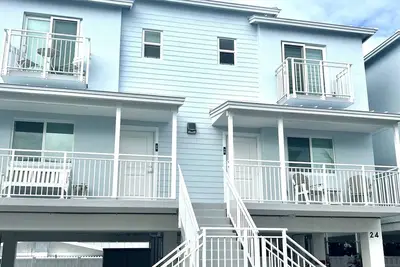 Image de \tEscape to Paradise at Ocean Isles Fishing Village!