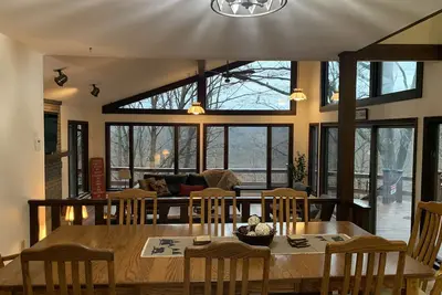 Image de Creek side retreat and breathtaking views! Moments from hunting and fishing!