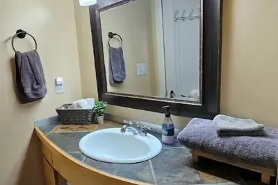 Image de Lovely, 2br Home <1 mi Downtown